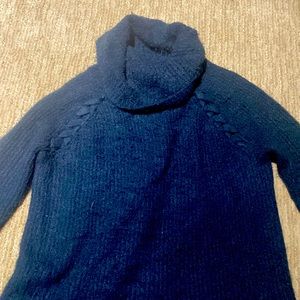 Loose fit Hollister turtleneck